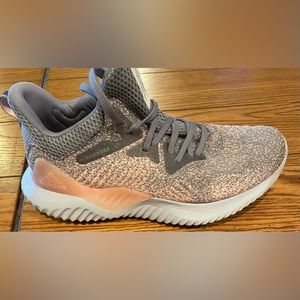 EUC Adidas Alpha bounce running shoes,size 7.5,grey/pink color